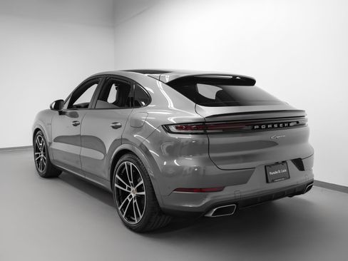 New 2026 Porsche Cayenne image 3