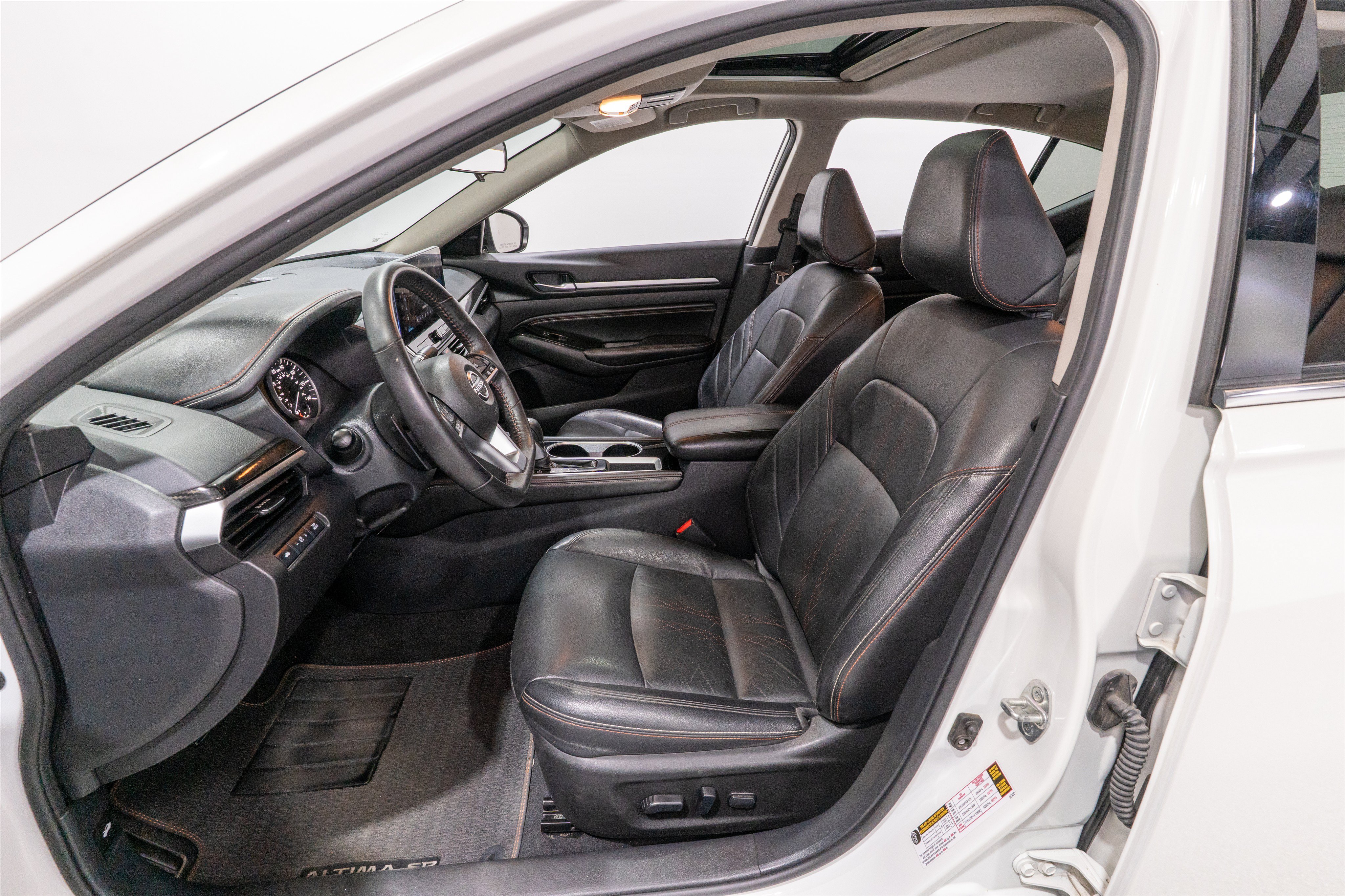 Used 2023 Nissan Altima 2.5 SR w/ SR Premium Package FWD image 15