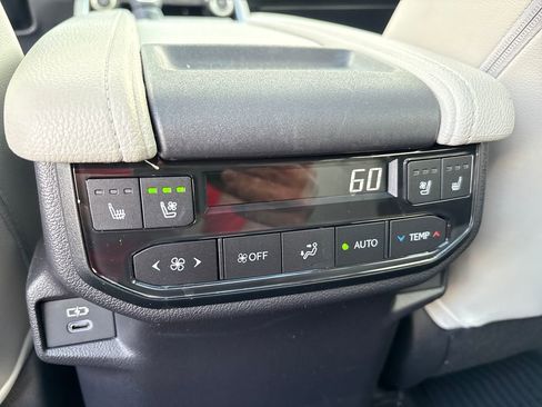 Used 2026 Toyota Grand Highlander Platinum image 43