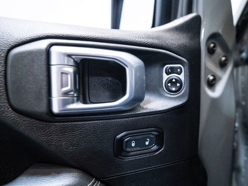 Used 2021 Jeep Gladiator Overland w/ Popular Equipment Package image 23