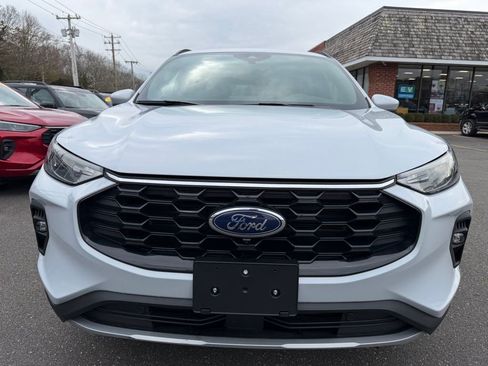 Certified 2025 Ford Escape ST-Line Select w/ Tech Pack #2 image 4