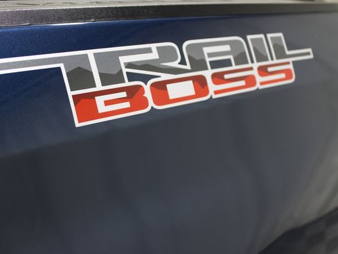 Used 2021 Chevrolet Silverado 1500 LT Trail Boss image 22