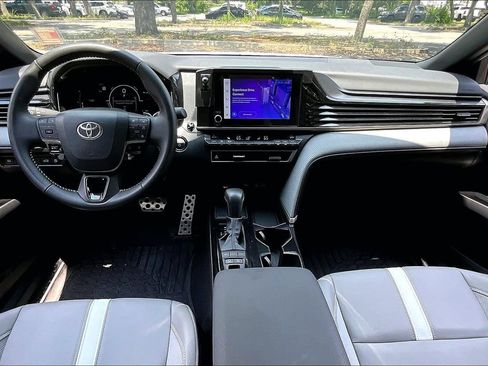 Used 2025 Toyota Camry SE w/ Convenience Package FWD image 7