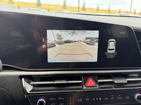 Used 2023 Kia Niro EX Touring FWD image 27