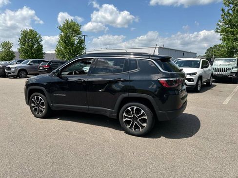 Used 2022 Jeep Compass Limited AWD/4WD image 4