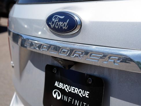 Used 2016 Ford Explorer XLT w/ Equipment Group 201A AWD/4WD image 16