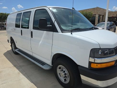 Used 2025 Chevrolet Express 2500 w/ Driver Convenience Package RWD image 9