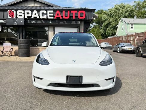 Used 2023 Tesla Model Y Long Range AWD/4WD image 2