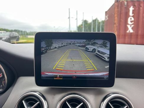 Used 2019 Mercedes-Benz GLA 250 4MATIC image 25