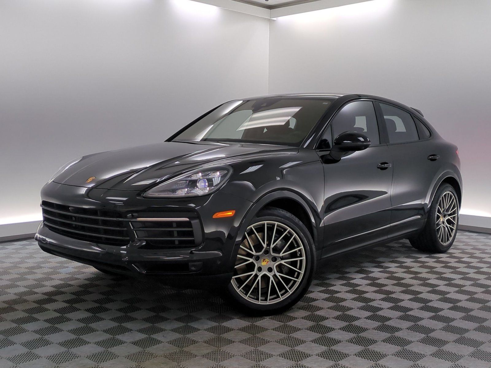 Used 2023 Porsche Cayenne S Platinum AWD/4WD image 1