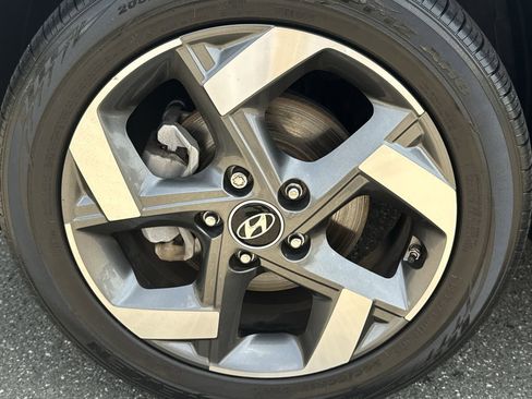 Certified 2022 Hyundai Venue Limited image 10