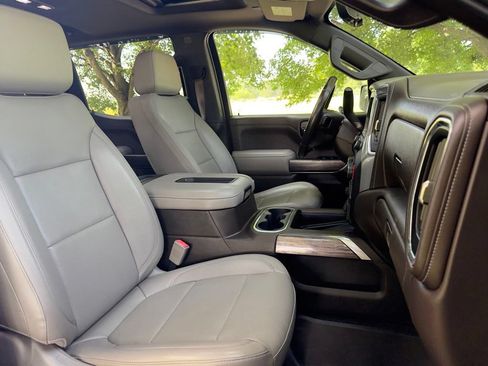 Used 2019 Chevrolet Silverado 1500 LTZ w/ LTZ Premium Package AWD/4WD image 27