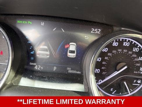 Used 2019 Toyota Camry XLE image 3