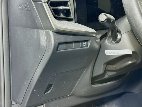 Used 2026 Nissan Kicks SV FWD image 7