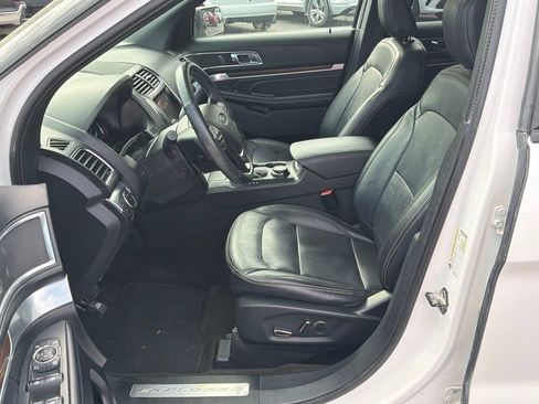Used 2018 Ford Explorer Limited w/ Equipment Group 301A AWD/4WD image 12