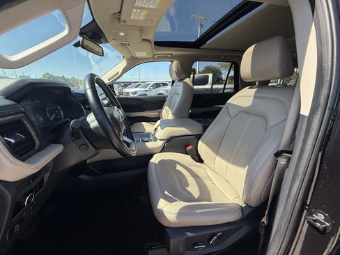 Used 2024 Ford Expedition Max Limited image 28