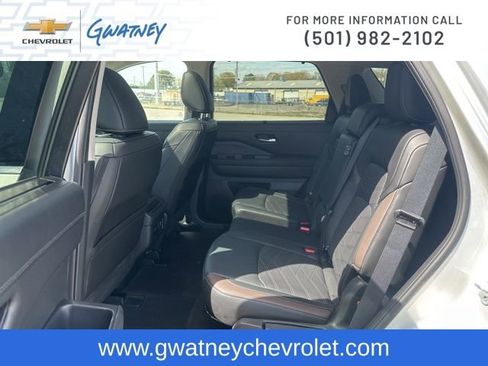 Used 2024 Nissan Pathfinder Platinum w/ Cargo Package image 22