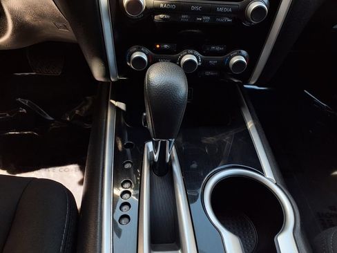 Used 2020 Nissan Pathfinder S FWD image 12