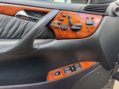 Used 2005 Mercedes-Benz CL 65 AMG image 33