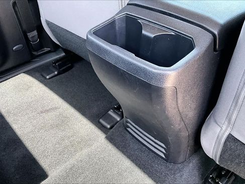 Used 2019 Toyota Tacoma SR AWD/4WD image 10