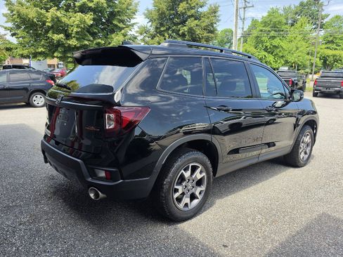 Used 2023 Honda Passport TrailSport image 3