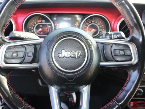 Used 2023 Jeep Wrangler Unlimited Rubicon w/ Cold Weather Group AWD/4WD image 19