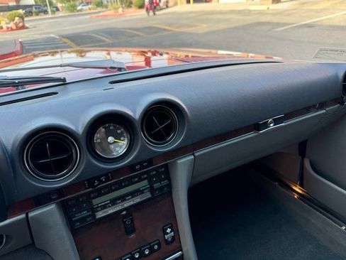 Used 1989 Mercedes-Benz 560 SL image 26