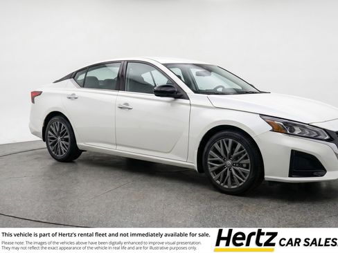 Used 2025 Nissan Altima 2.5 SV FWD image 1