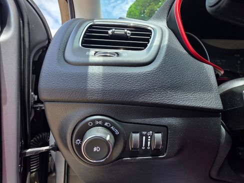 Used 2019 Jeep Compass Trailhawk AWD/4WD image 15
