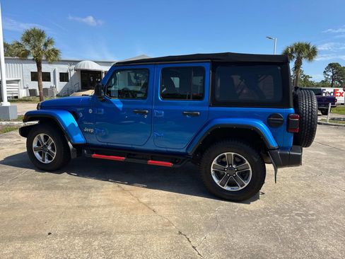Used 2021 Jeep Wrangler Unlimited Sahara AWD/4WD image 5