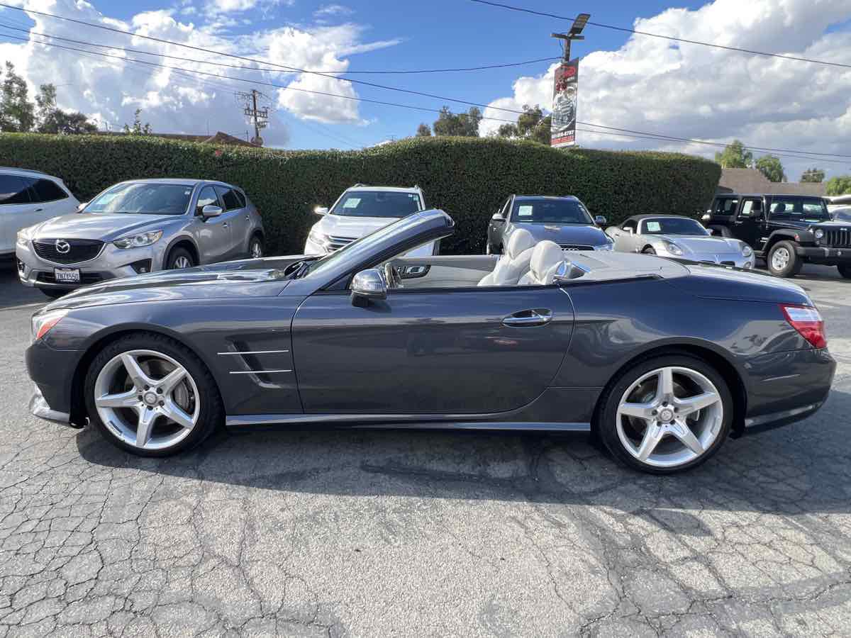 Used 2013 Mercedes-Benz SL 550 image 3