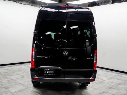 Used 2024 Mercedes-Benz Sprinter 2500 image 9