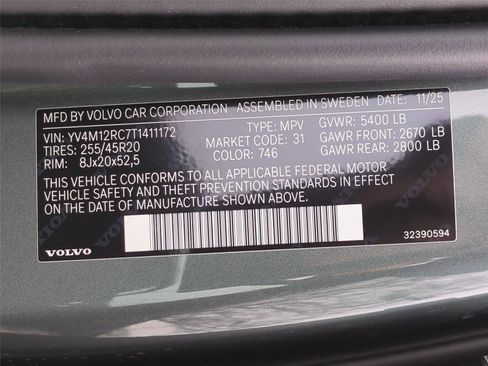 New 2026 Volvo XC60 B5 Plus w/ Climate Package image 25