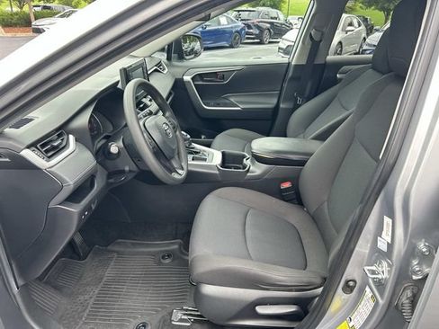 Used 2022 Toyota RAV4 LE FWD image 19