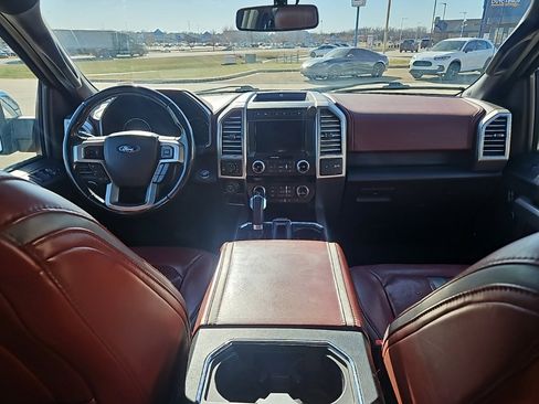 Used 2018 Ford F150 Platinum w/ Equipment Group 701A Luxury image 20