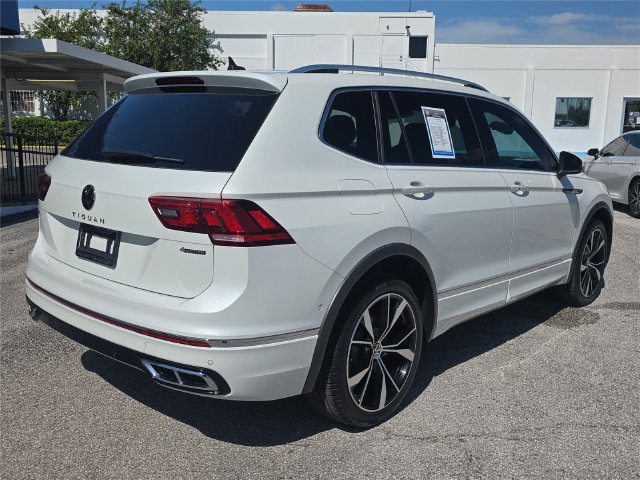 Used 2024 Volkswagen Tiguan SEL R-Line AWD/4WD image 3