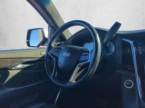 Used 2018 Cadillac Escalade Platinum image 26