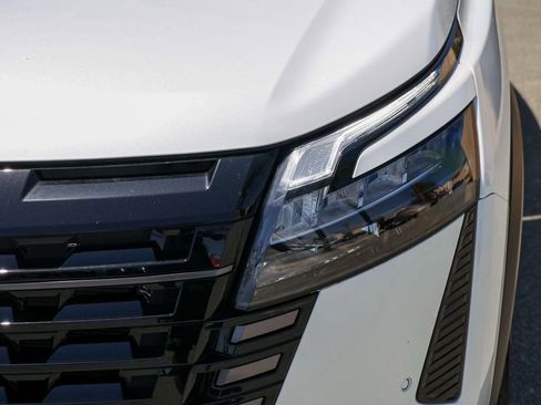 New 2026 Nissan Pathfinder SL FWD image 10