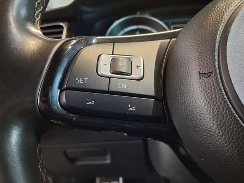 Used 2017 Volkswagen Golf R 4-Door AWD/4WD image 22