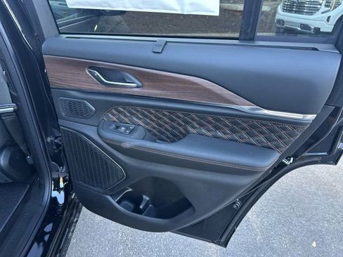 New 2025 Jeep Grand Cherokee Summit w/ Luxury Tech Group V image 16