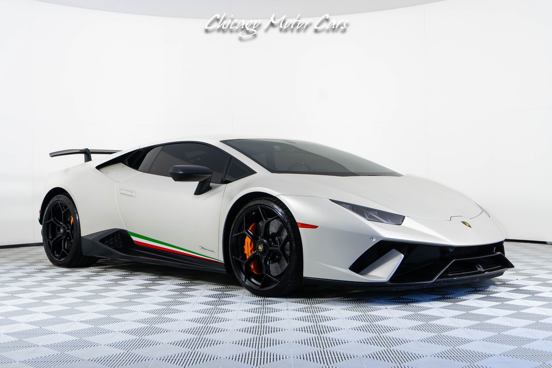 Used 2018 Lamborghini Huracan AWD/4WD image 8