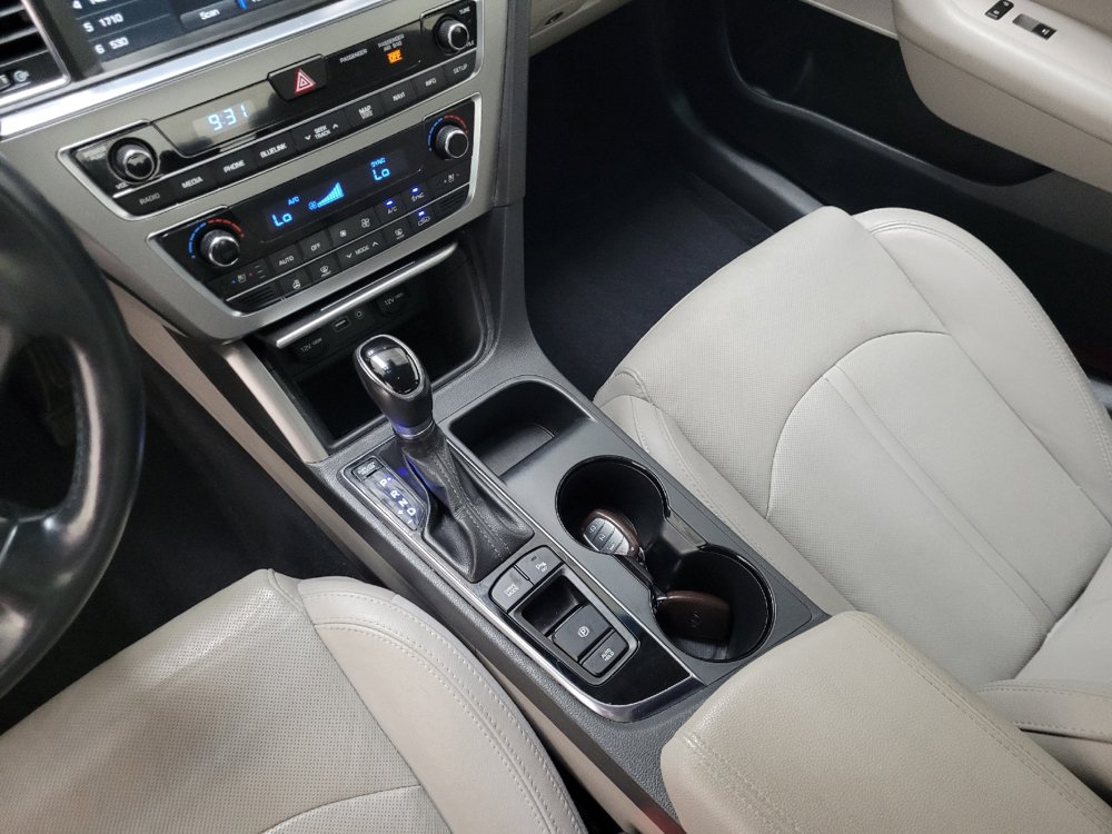 Used 2015 Hyundai Sonata Limited w/ Option Group 06 FWD image 26