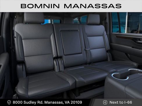 New 2026 Chevrolet Suburban LT image 17