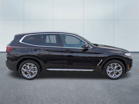 Used 2023 BMW X3 xDrive30i w/ Premium Package image 2