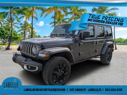 Used 2025 Jeep Wrangler Unlimited Sahara w/ Safety Group AWD/4WD image 7
