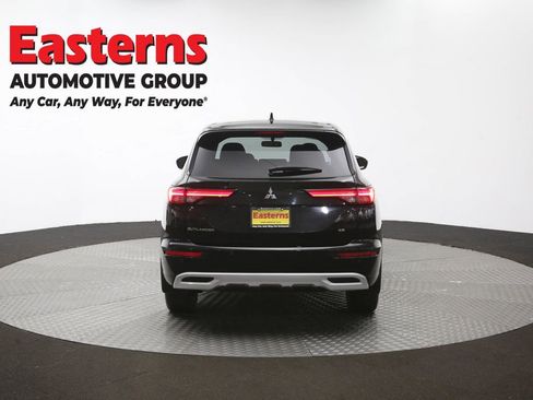 Used 2024 Mitsubishi Outlander SE AWD/4WD image 36