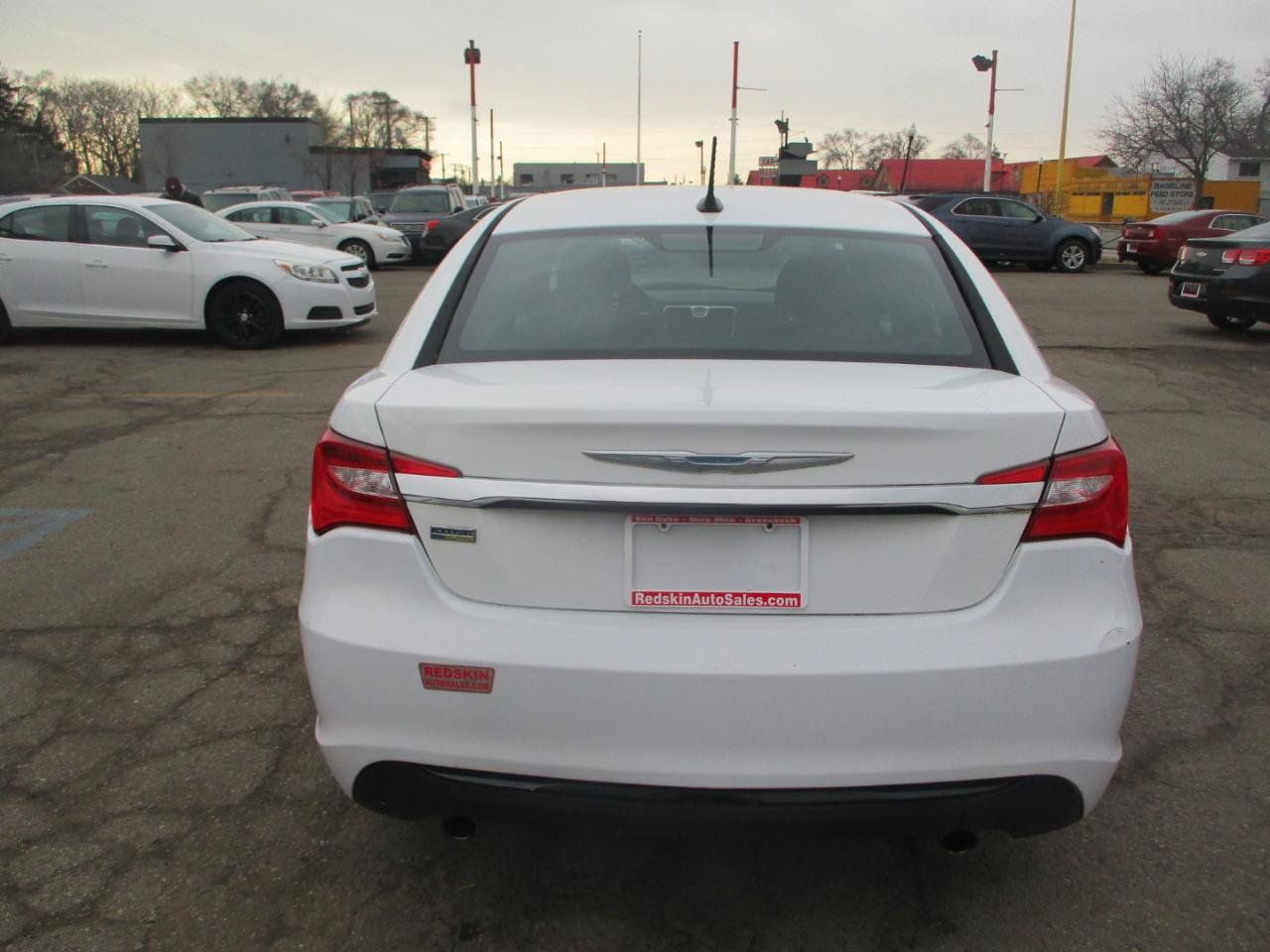 Used 2013 Chrysler 200 Touring FWD image 5
