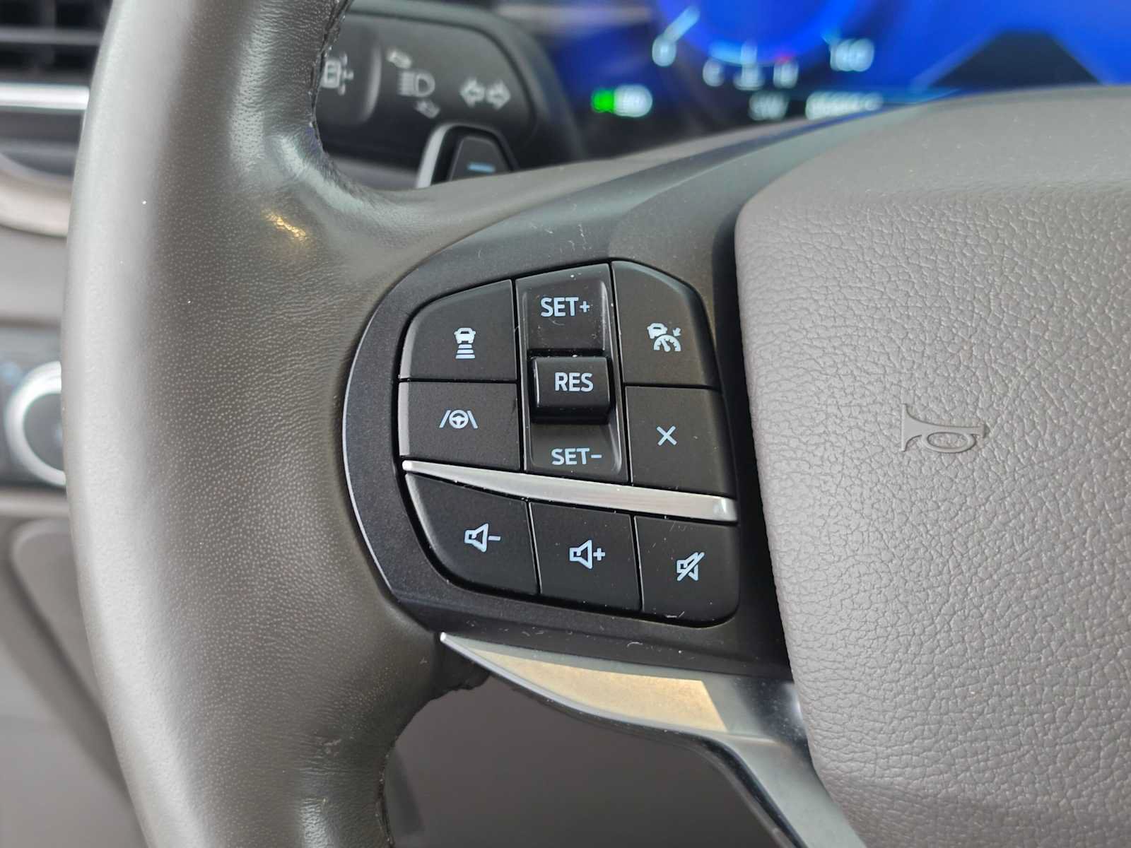 Used 2020 Ford Explorer Platinum w/ Premium Technology Package AWD/4WD image 33