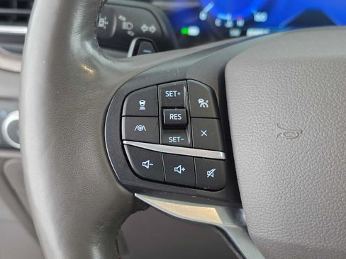 Used 2020 Ford Explorer Platinum w/ Premium Technology Package AWD/4WD image 33