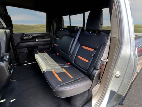 Used 2024 GMC Sierra 2500 AT4 w/ Technology Package AWD/4WD image 15